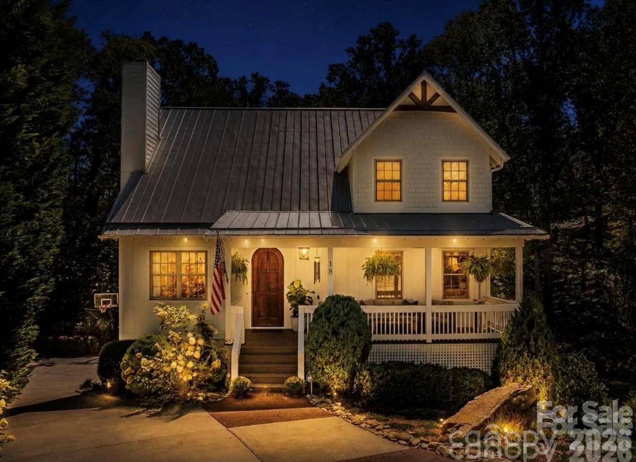 18 Oak Springs DR, Arden, NC 28704