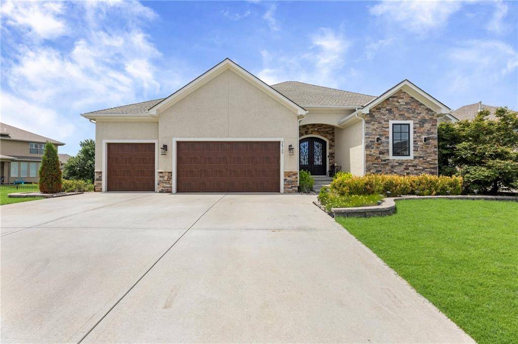 24735 W 91st PL, Lenexa, KS 66227