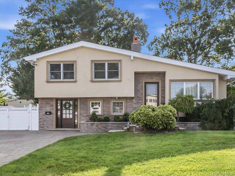260 W 20th ST, Deer Park, NY 11729