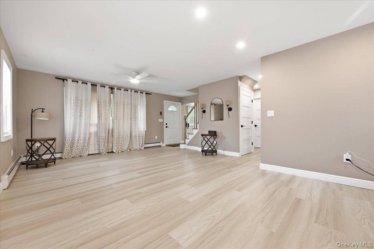 828 Bruce DR, Wantagh, NY 11793