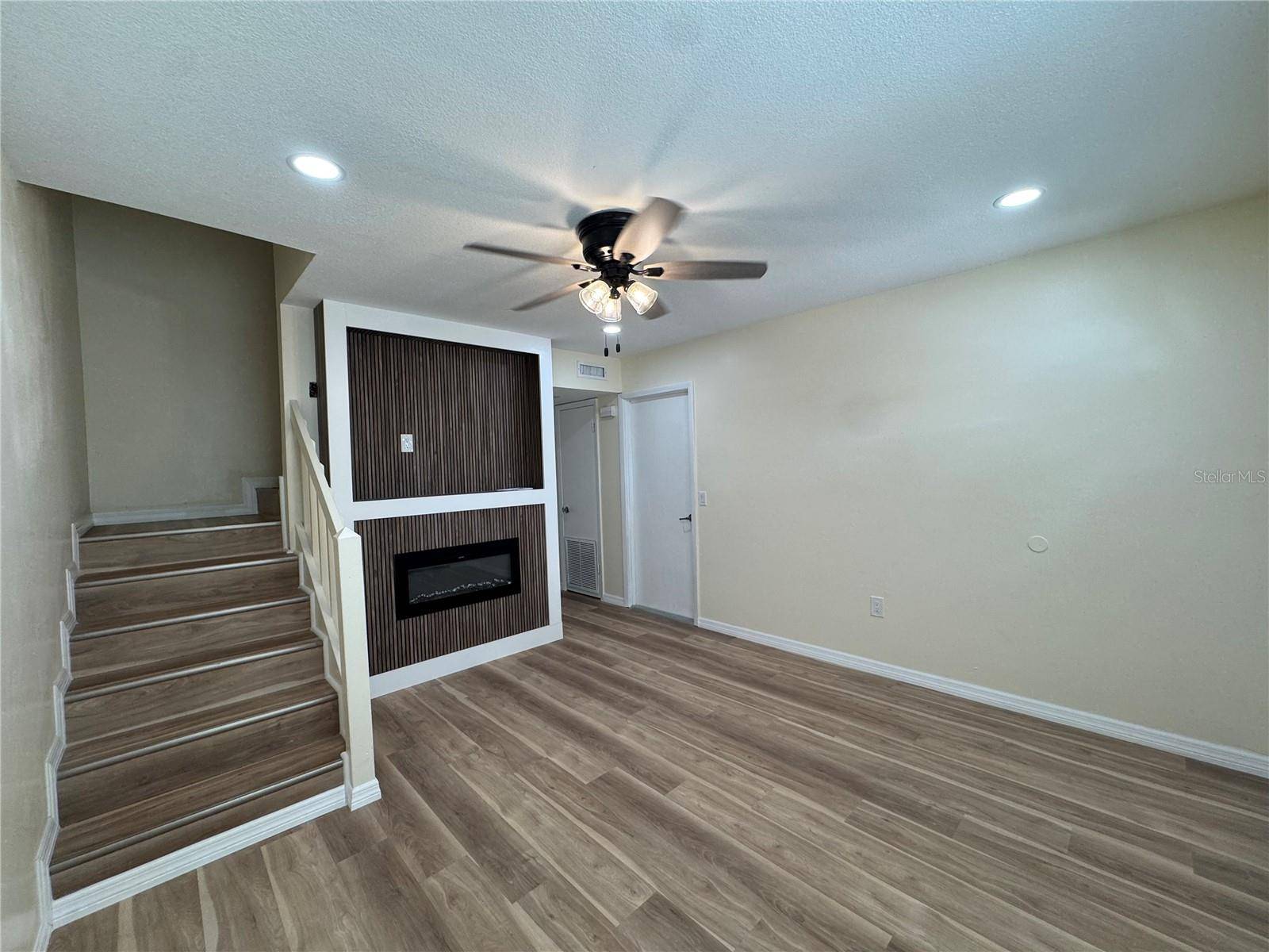 665 W JUNIATA ST, Clermont, FL 34711