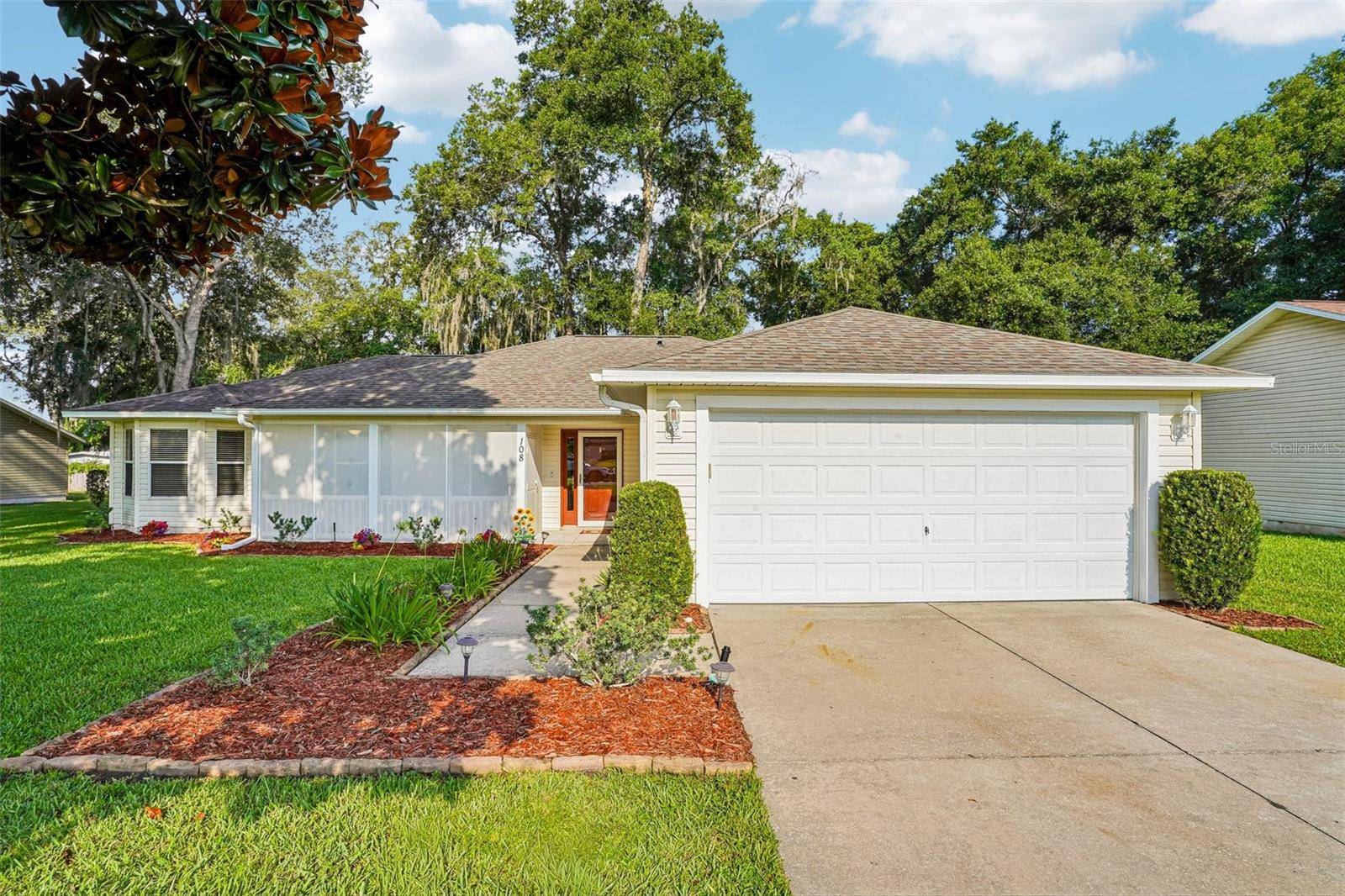 108 CHERRY BLOSSOM LN, Lady Lake, FL 32159