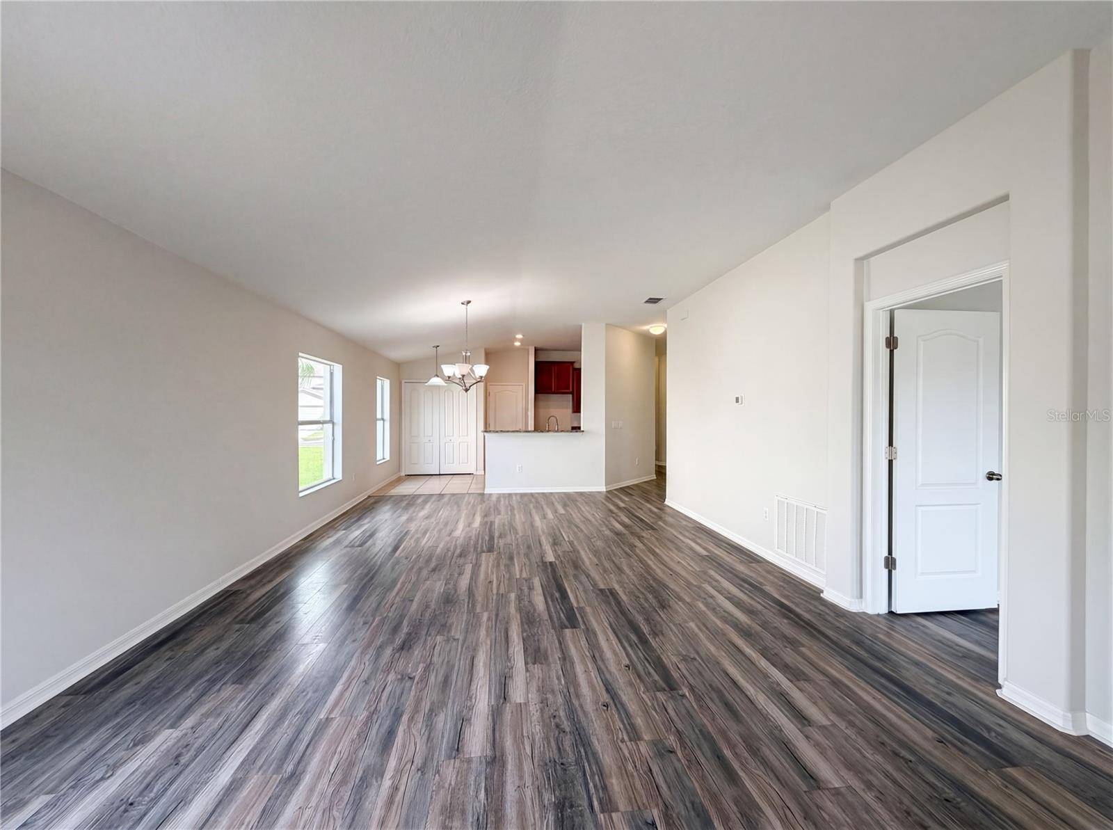 1969 HAWKS VIEW DR, Ruskin, FL 33570