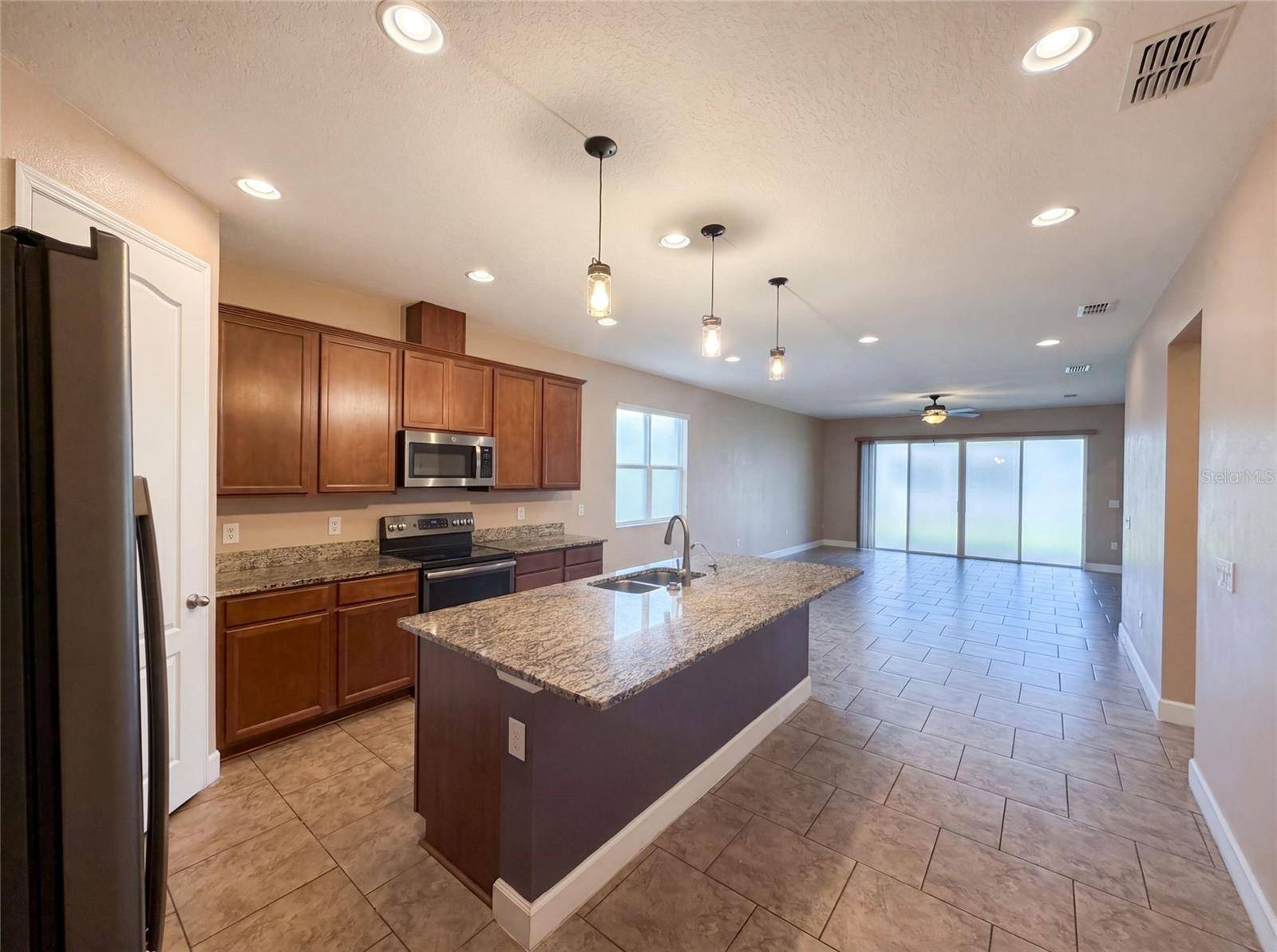 480 BUCHANNAN DR, Davenport, FL 33837