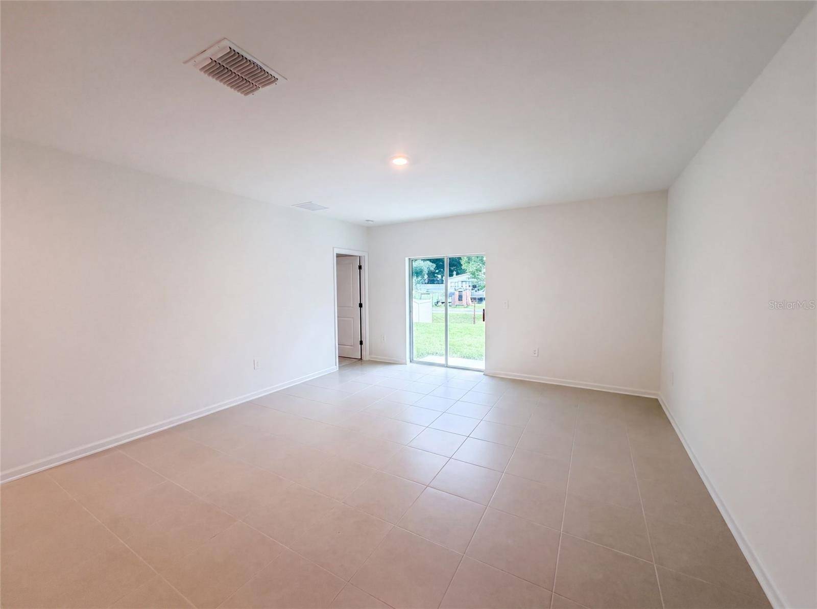 5420 MEADOW WALK DR, Davenport, FL 33837