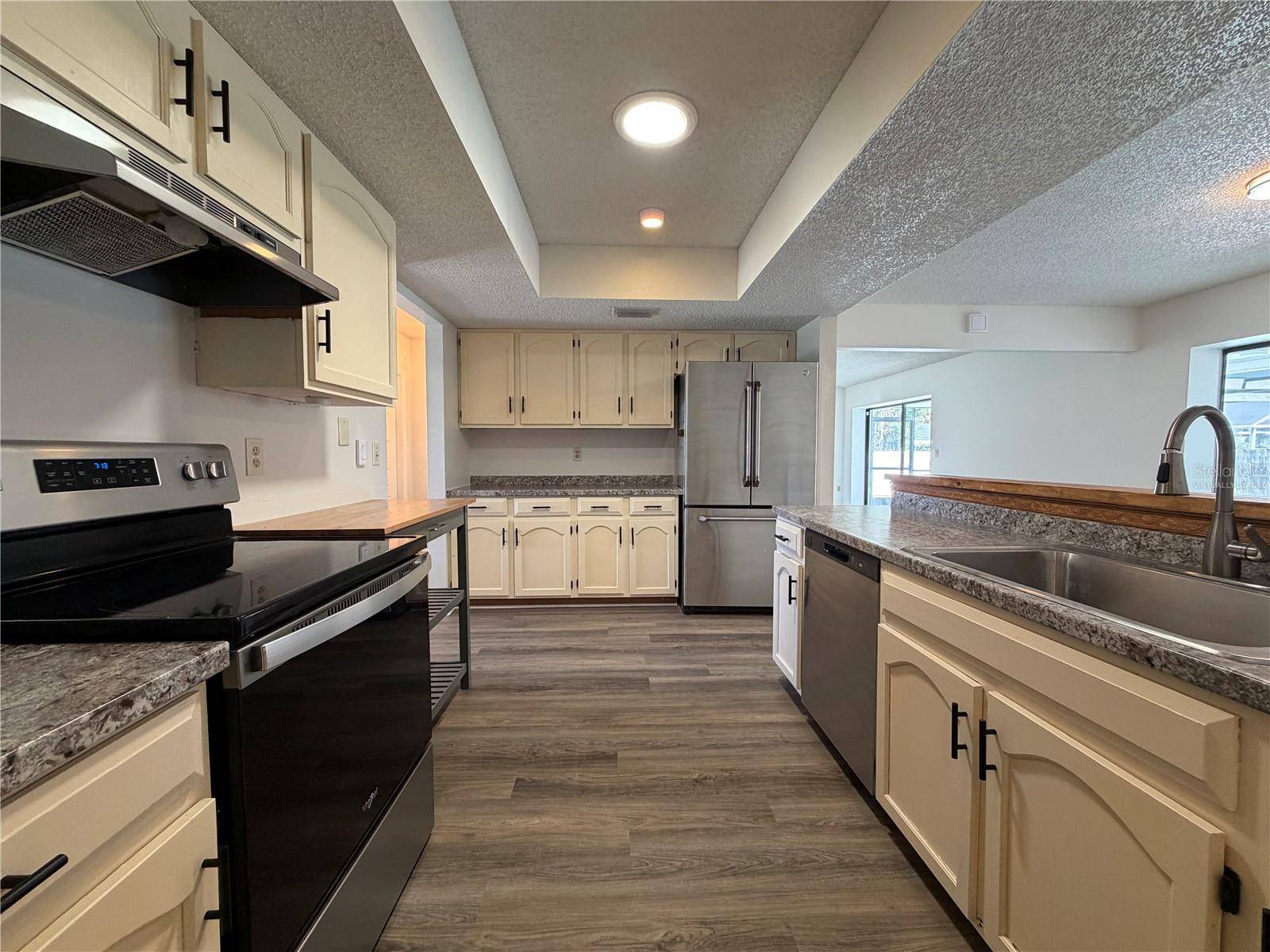 391 HARVARD RD, Venice, FL 34293