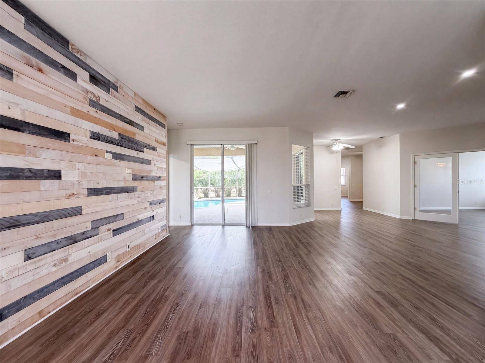 7414 39TH CT E, Sarasota, FL 34243
