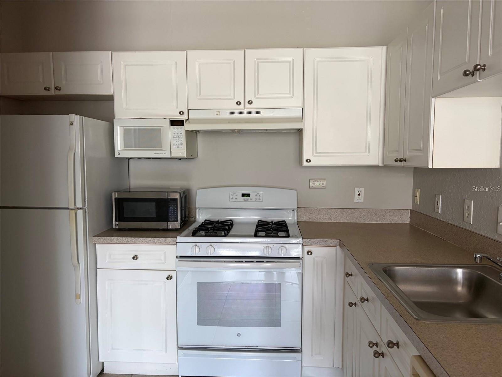 3325 S KIRKMAN RD #423, Orlando, FL 32811