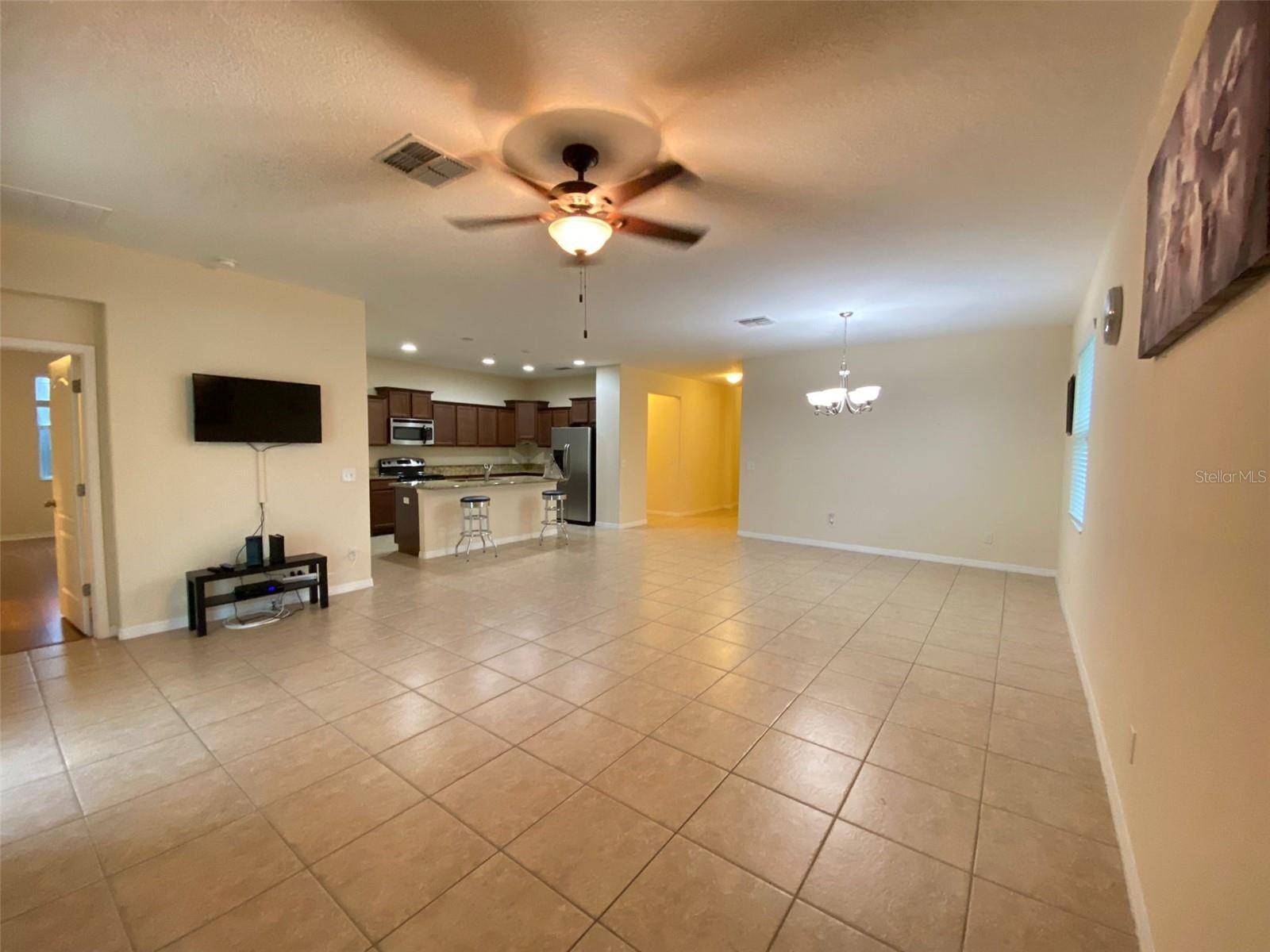 2555 CARRICKTON CIR, Orlando, FL 32824