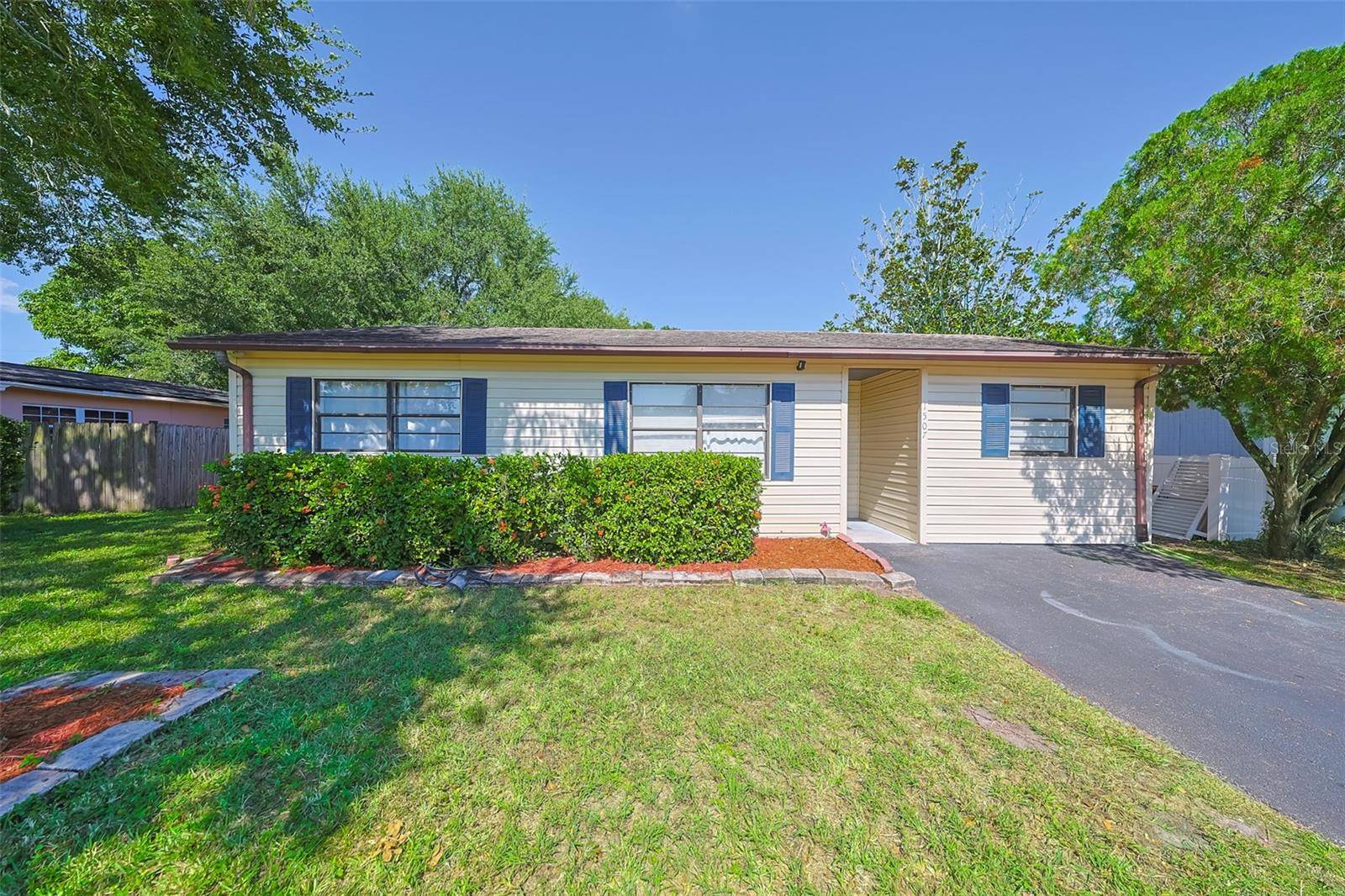 1507 76TH AVE N, St Petersburg, FL 33702