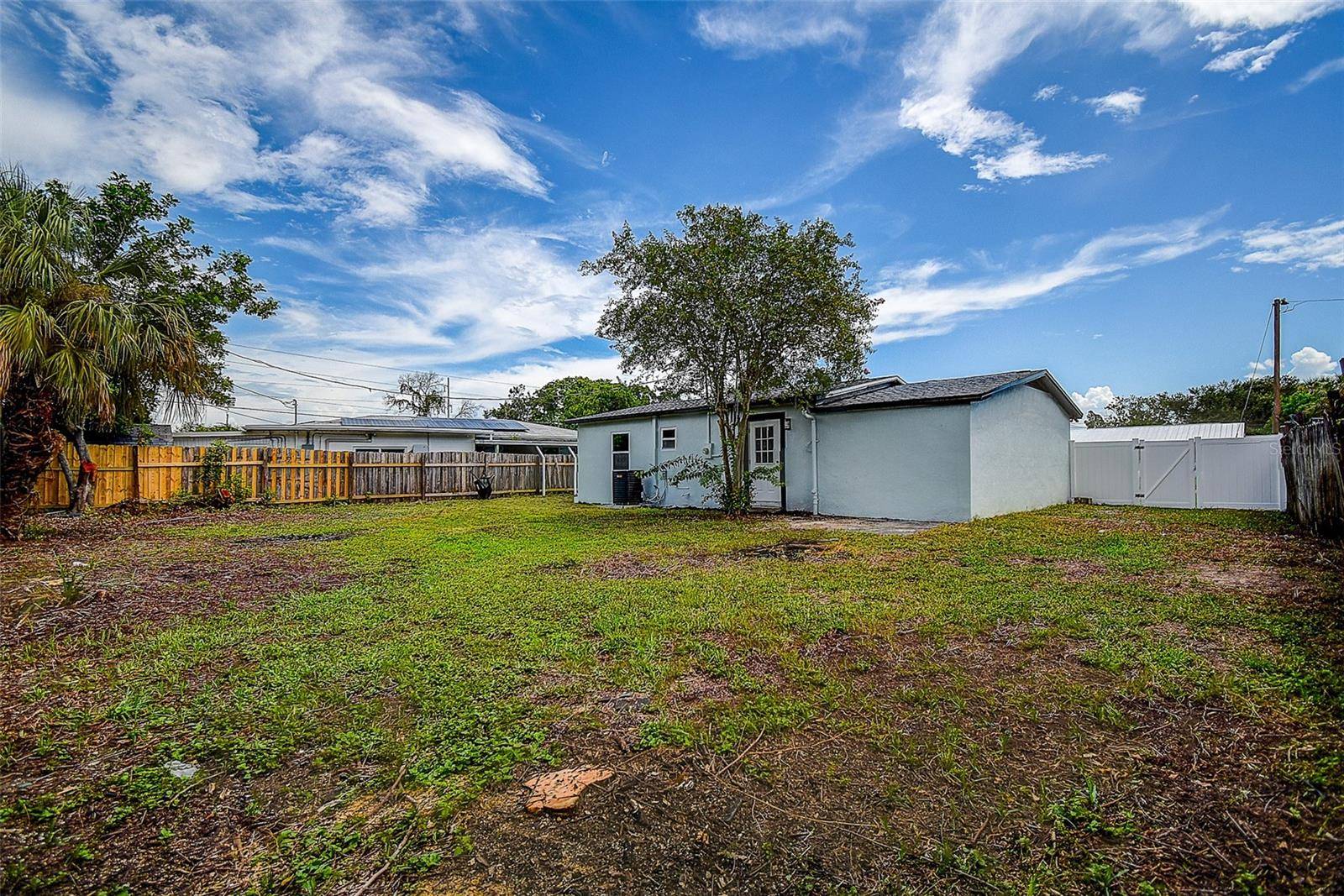 7580 MEADOWLAWN DR N, St Petersburg, FL 33702