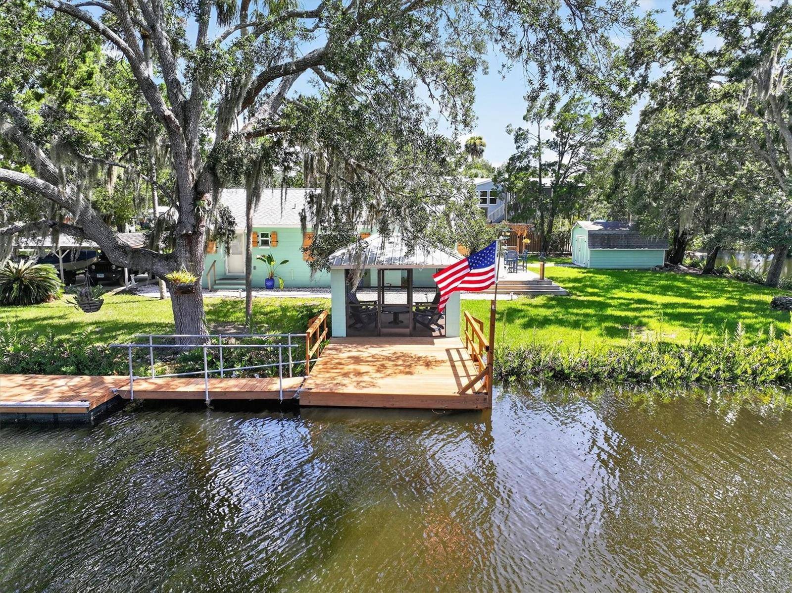 6086 ISLAND DR, Weeki Wachee, FL 34607