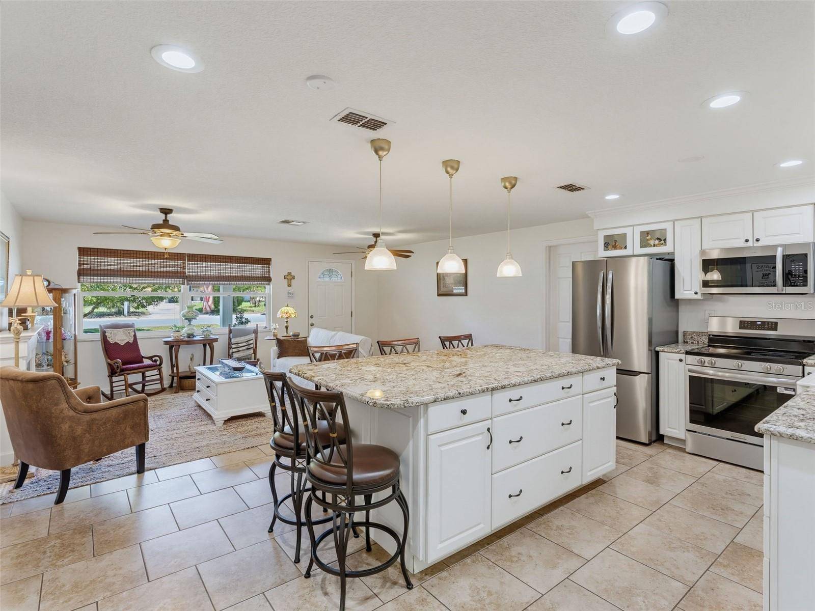 1575 JASMINE WAY, Clearwater, FL 33756