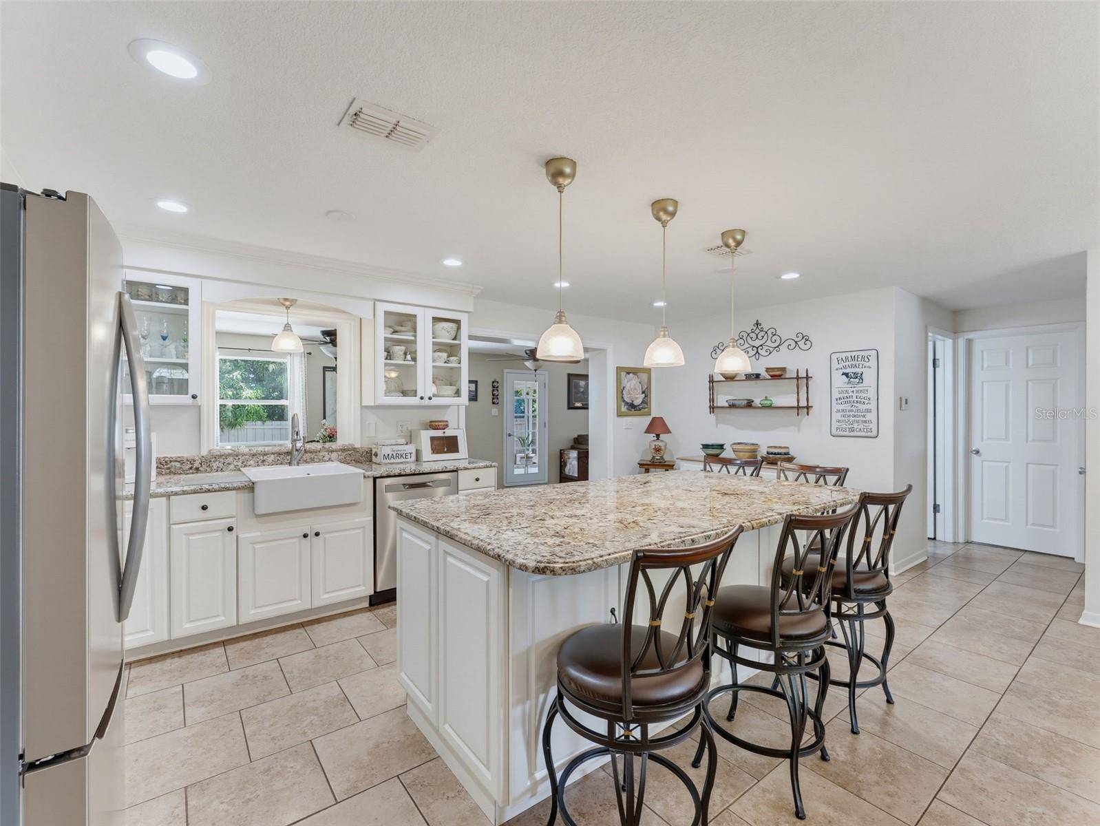 1575 JASMINE WAY, Clearwater, FL 33756