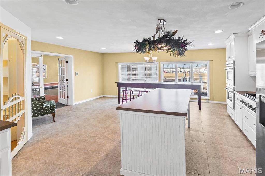10102 State Route 127, Nashville, IL 62263