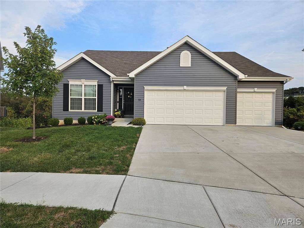 721 Creek View DR, Fenton, MO 63026