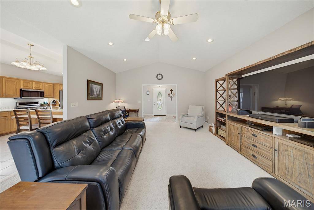 2802 Virginia LN, Poplar Bluff, MO 63901