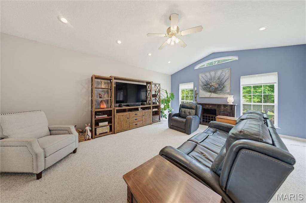 2802 Virginia LN, Poplar Bluff, MO 63901
