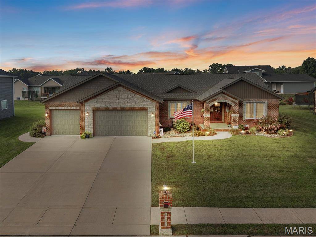 8906 WENDELL CREEK DR, St Jacob, IL 62281