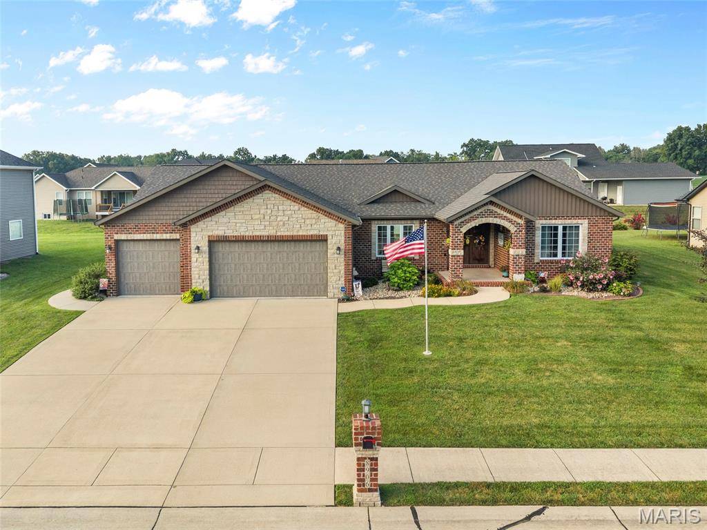 8906 WENDELL CREEK DR, St Jacob, IL 62281