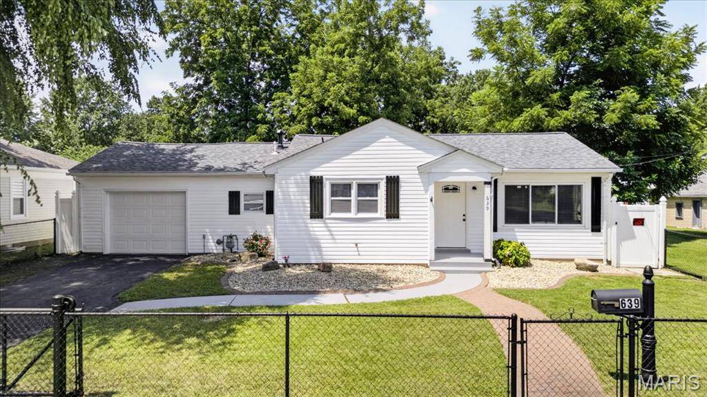 639 Royal Heights RD, Belleville, IL 62226