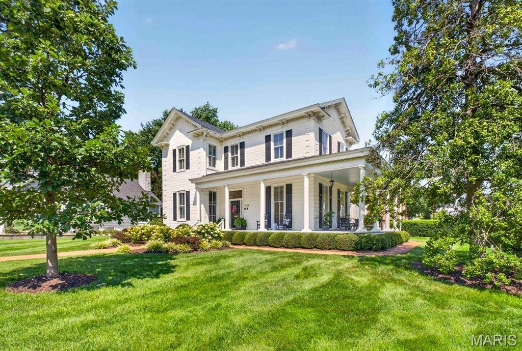 235 E Jefferson AVE, Kirkwood, MO 63122