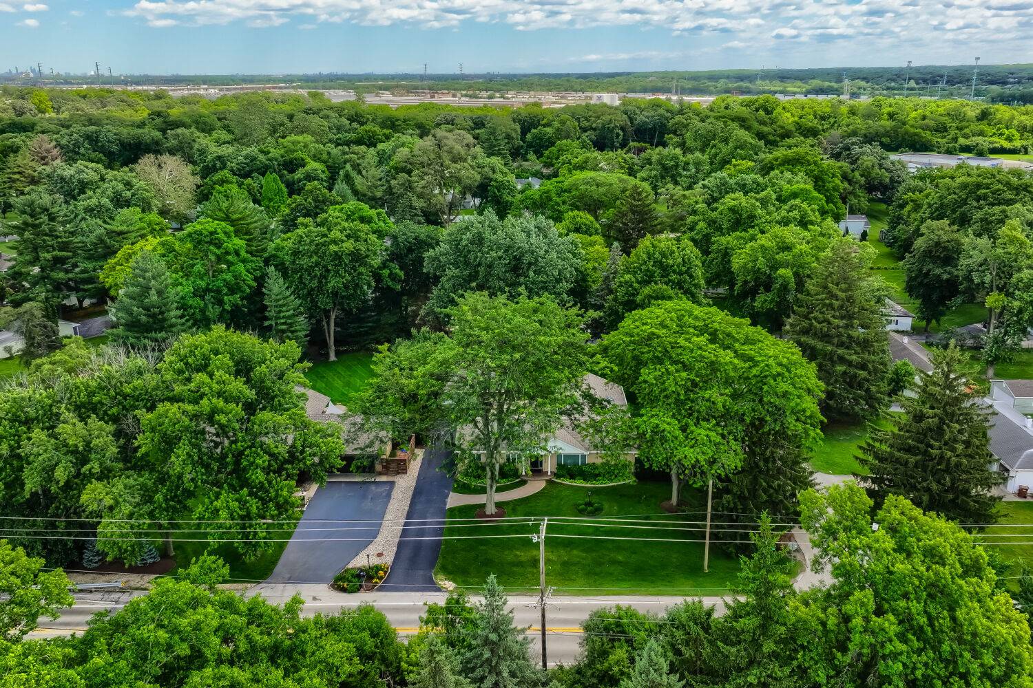 8035 Wolf RD, La Grange, IL 60525