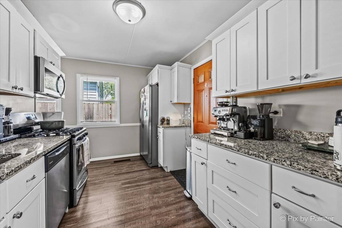 805 Dawes AVE, Wheaton, IL 60189
