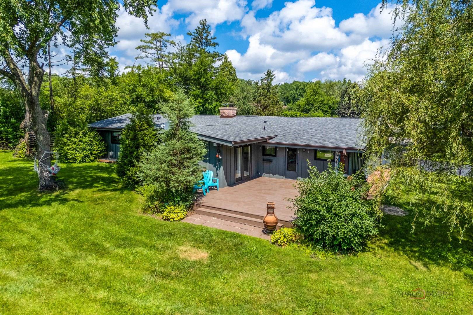 83 Wildwood DR, Barrington, IL 60010