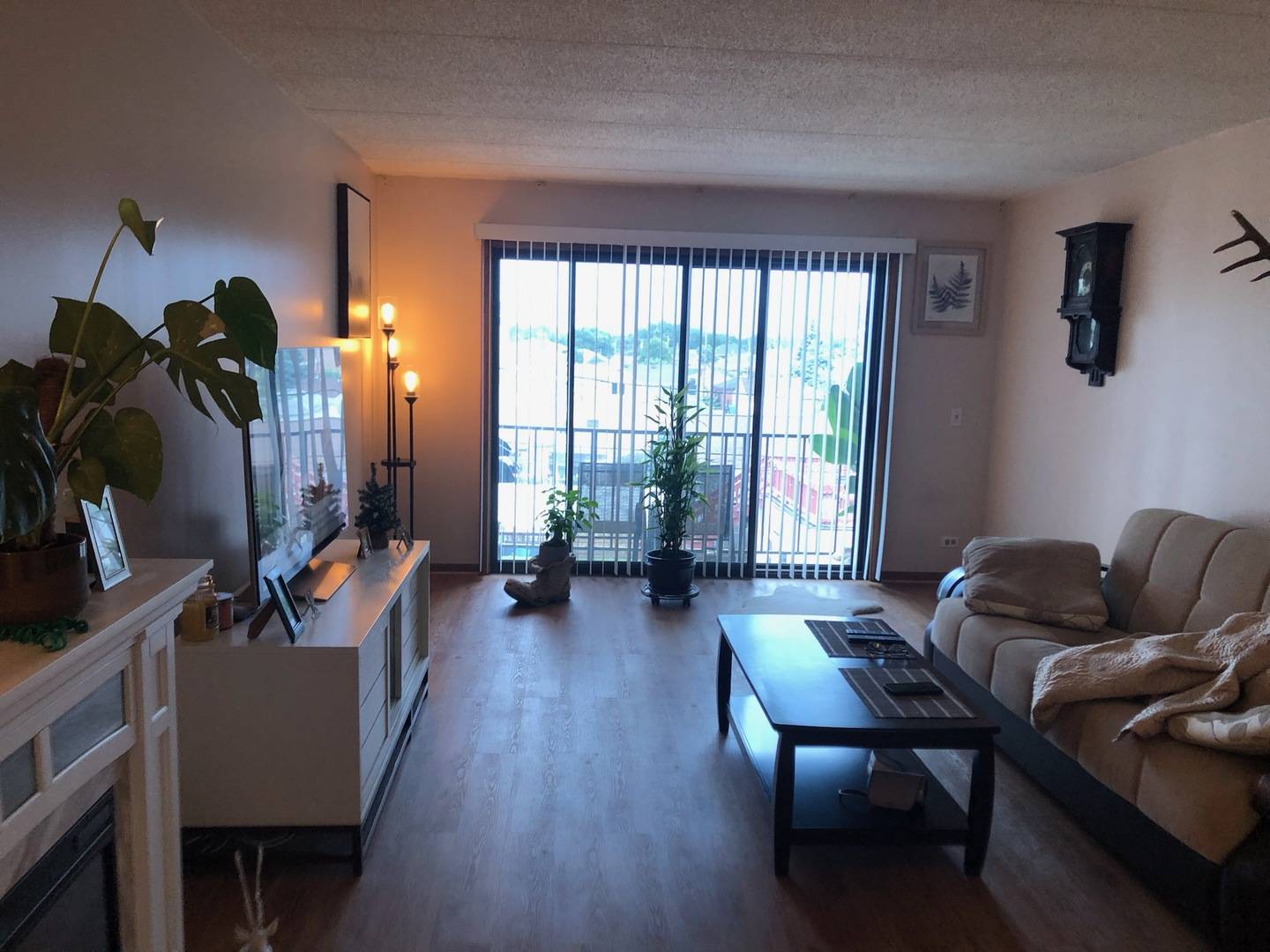 8350 W Addison ST #202, Chicago, IL 60634