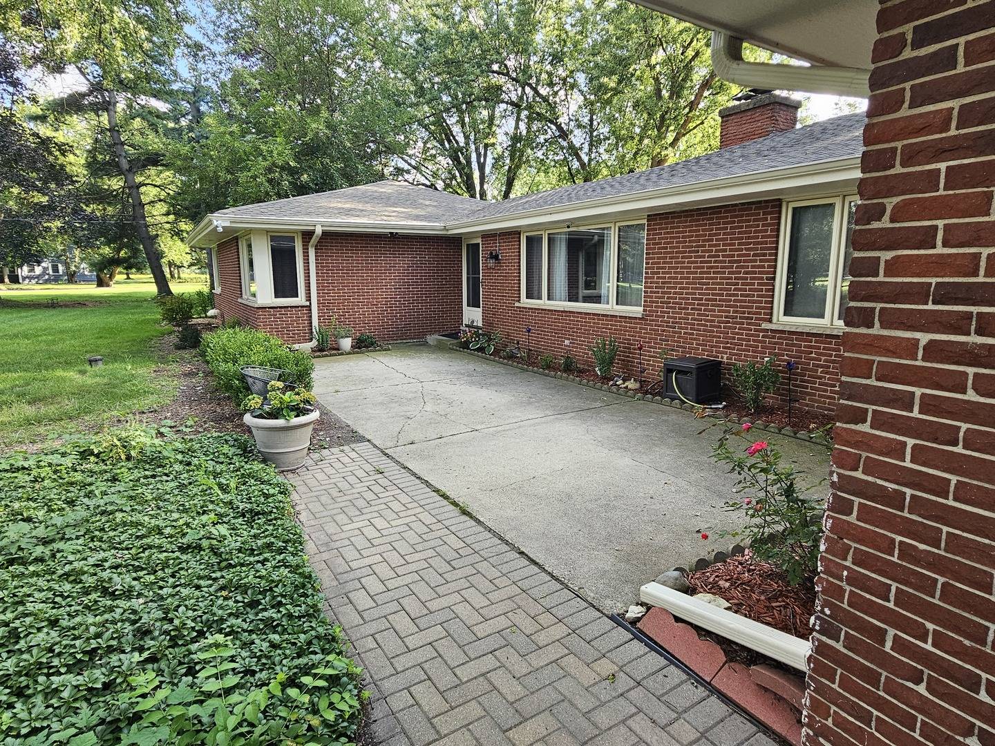 210C Braeburn RD, Barrington, IL 60010