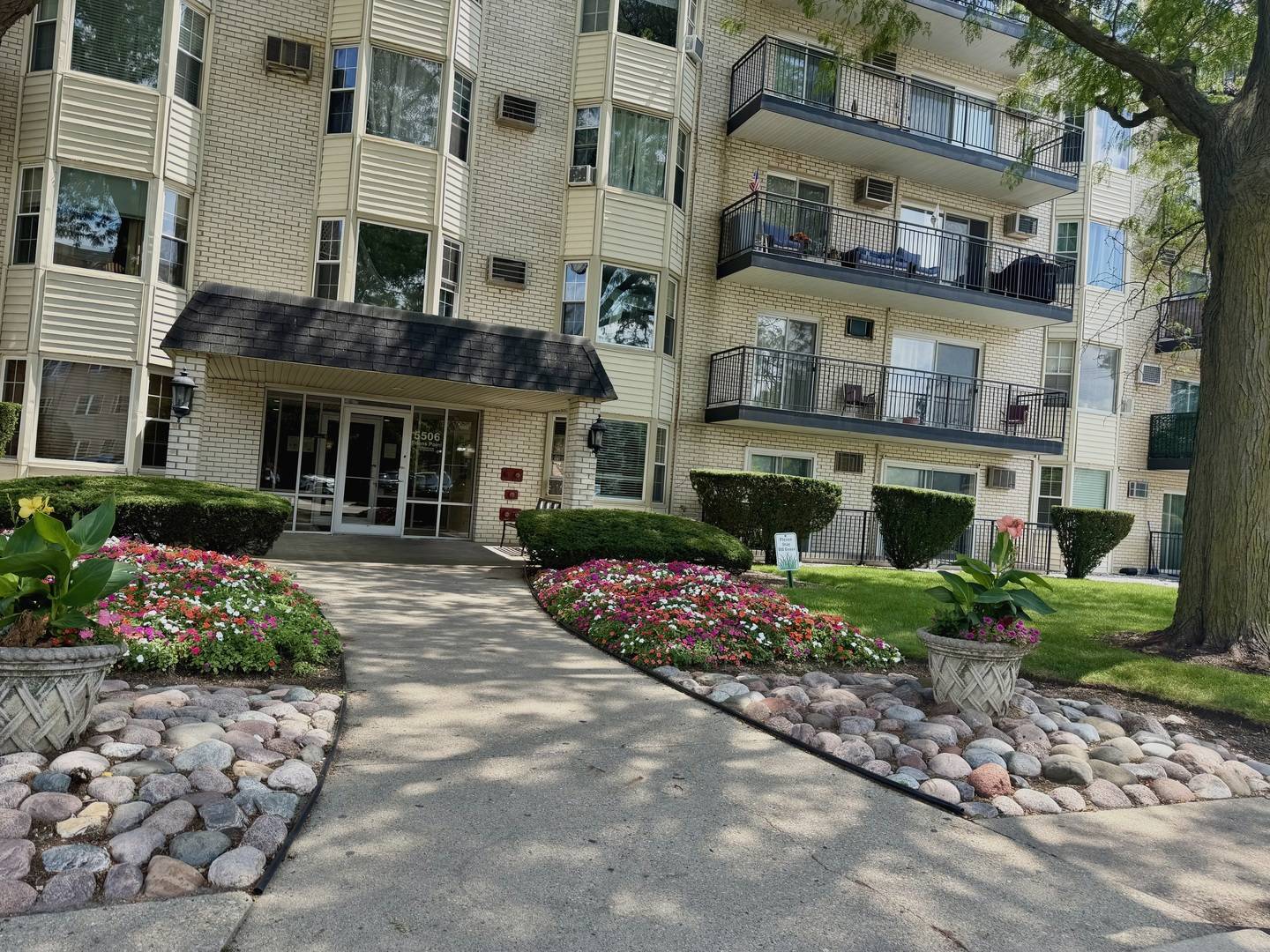 5506 Lincoln AVE #A511, Morton Grove, IL 60053