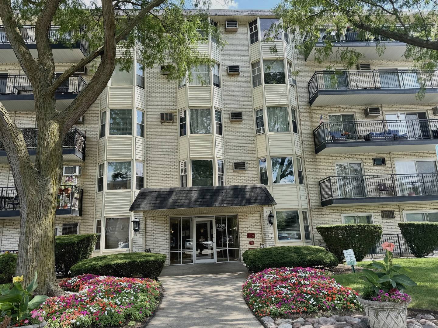 5506 Lincoln AVE #A511, Morton Grove, IL 60053