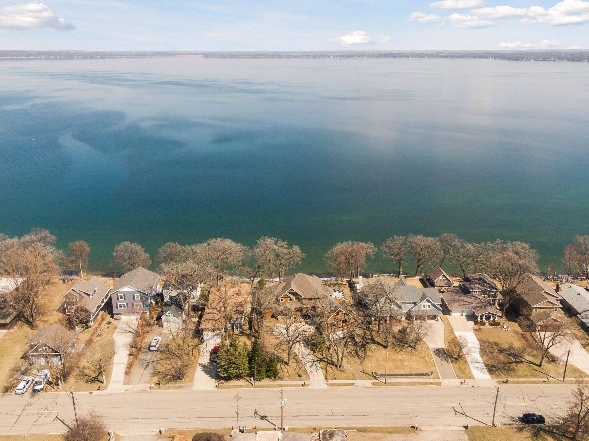 263 Lake AVE N, Spicer, MN 56288