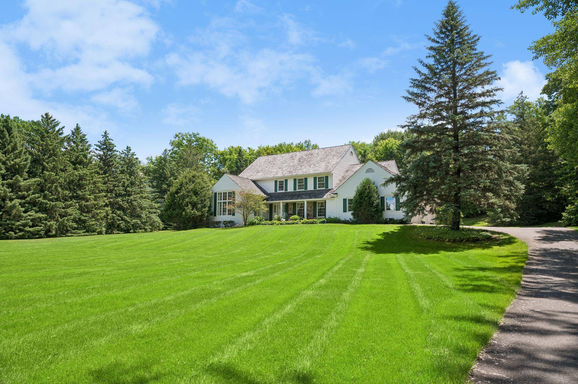 215 Hollander RD, Orono, MN 55391