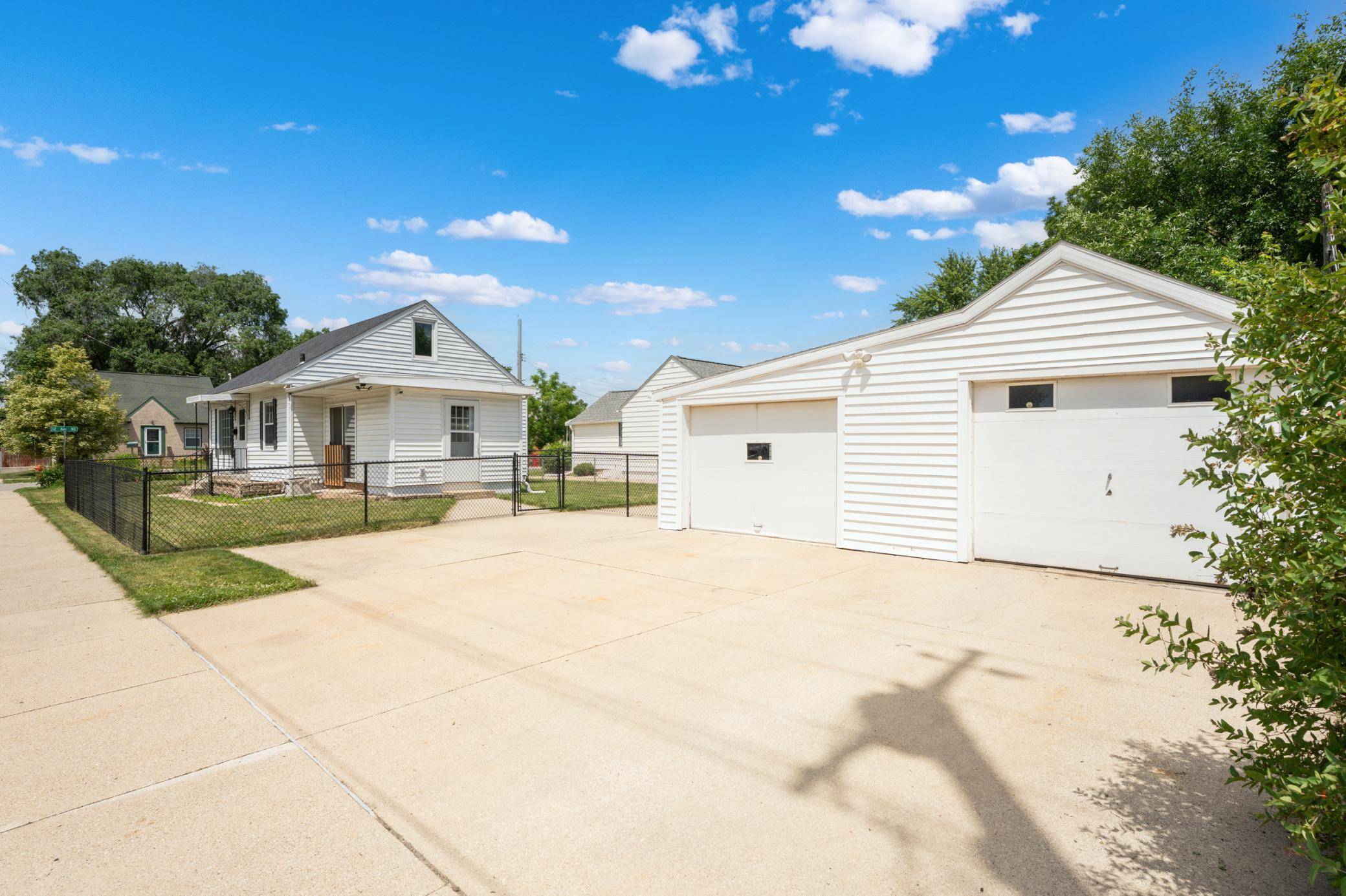 1205 9th ST NE, Rochester, MN 55906