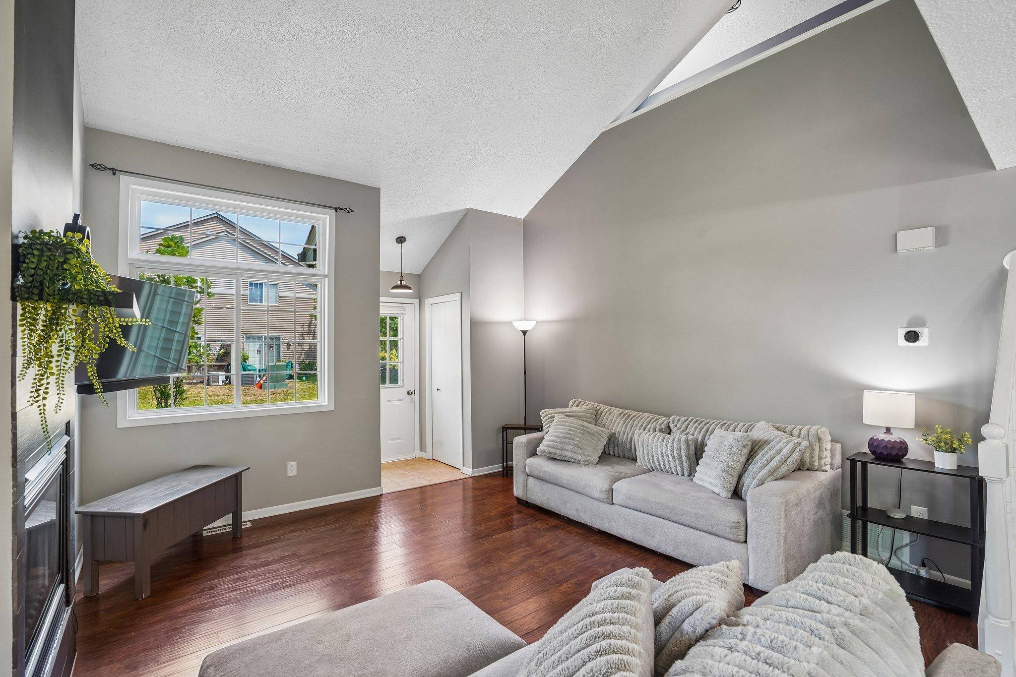 9945 Russell AVE N #6, Brooklyn Park, MN 55444