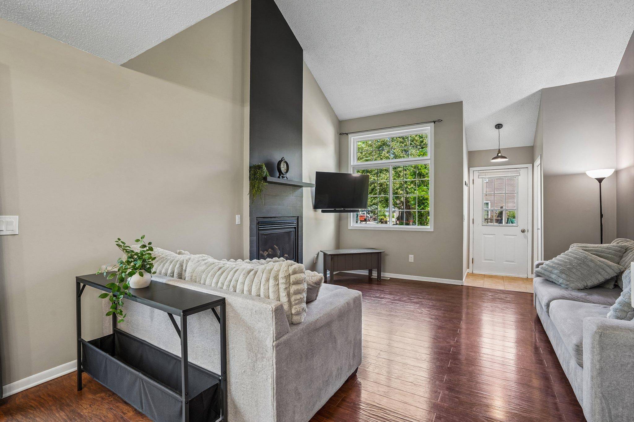9945 Russell AVE N #6, Brooklyn Park, MN 55444