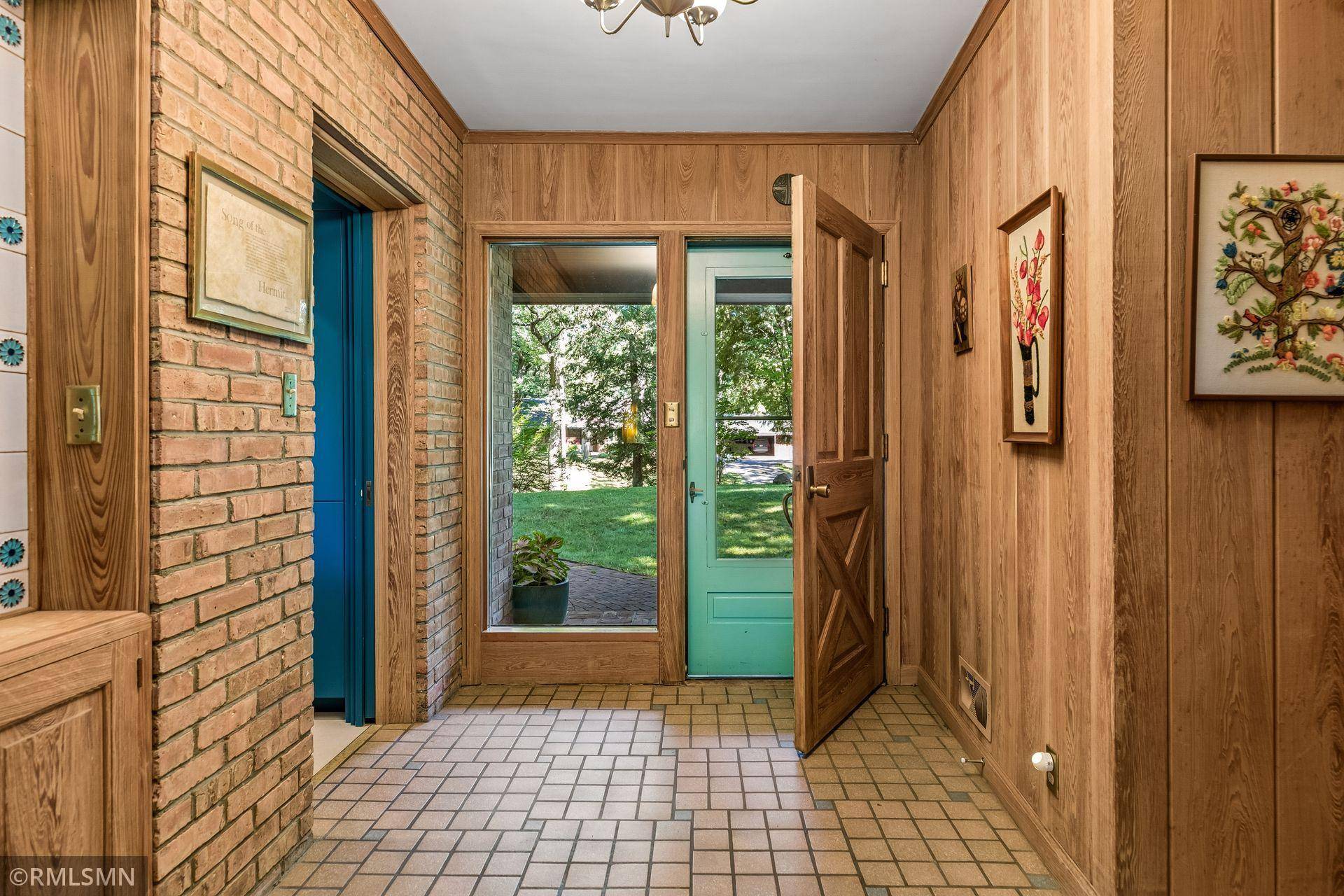 45 Evergreen RD, Dellwood, MN 55110