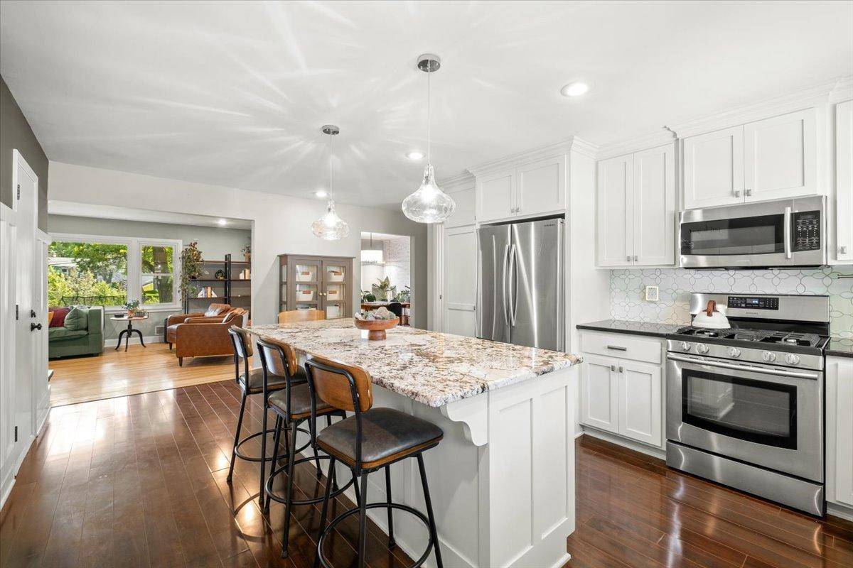 3341 Decatur LN, Saint Louis Park, MN 55426