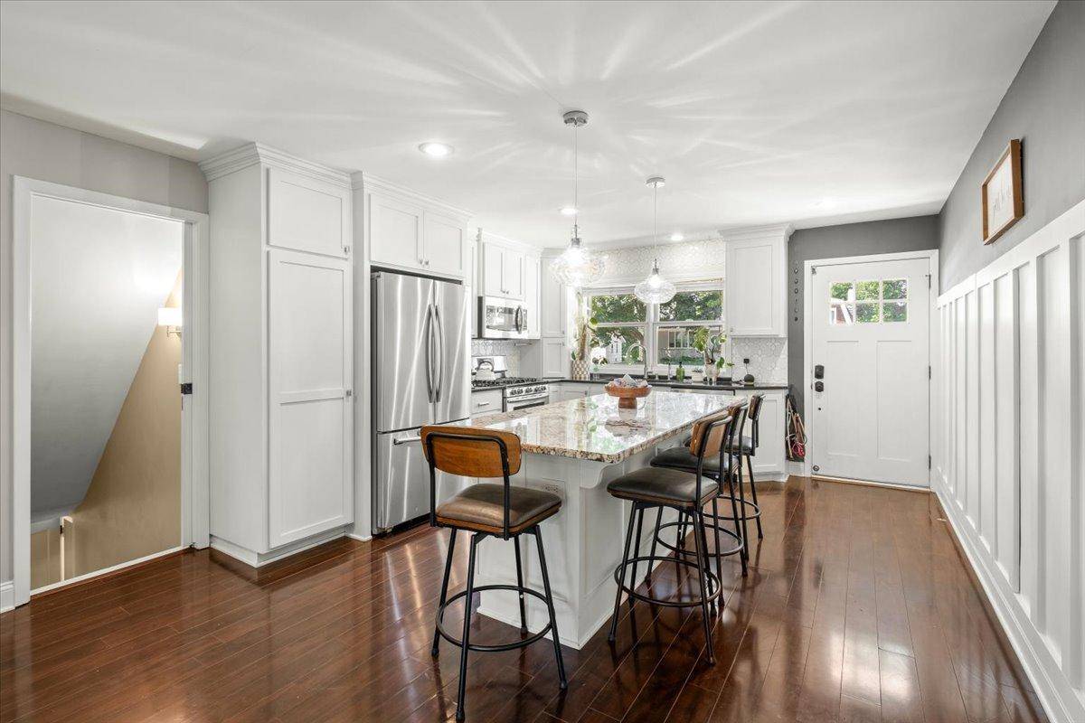 3341 Decatur LN, Saint Louis Park, MN 55426
