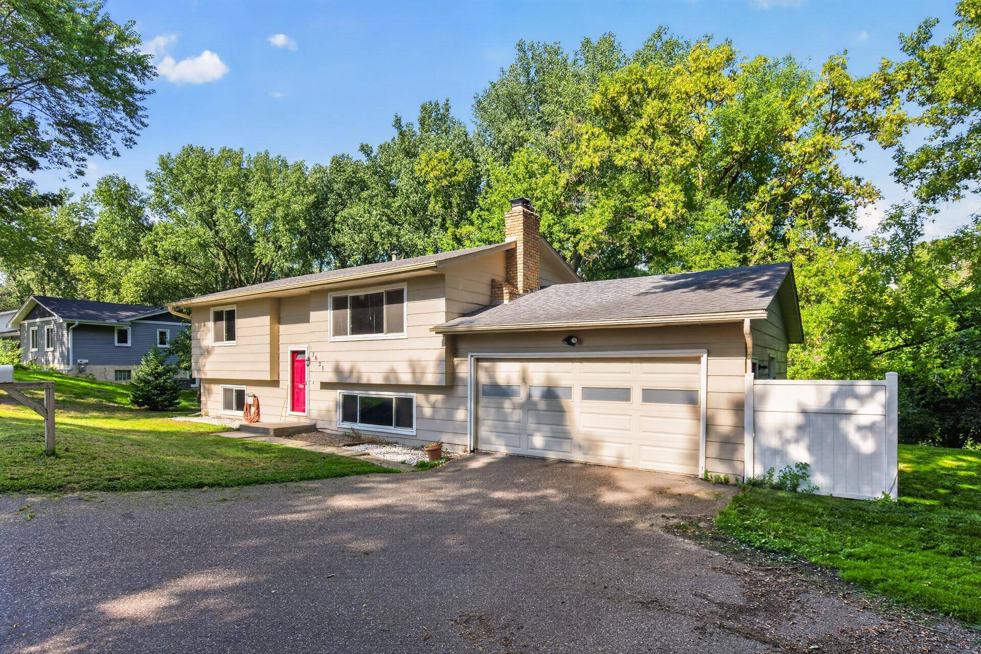 7631 Ontario BLVD, Eden Prairie, MN 55344