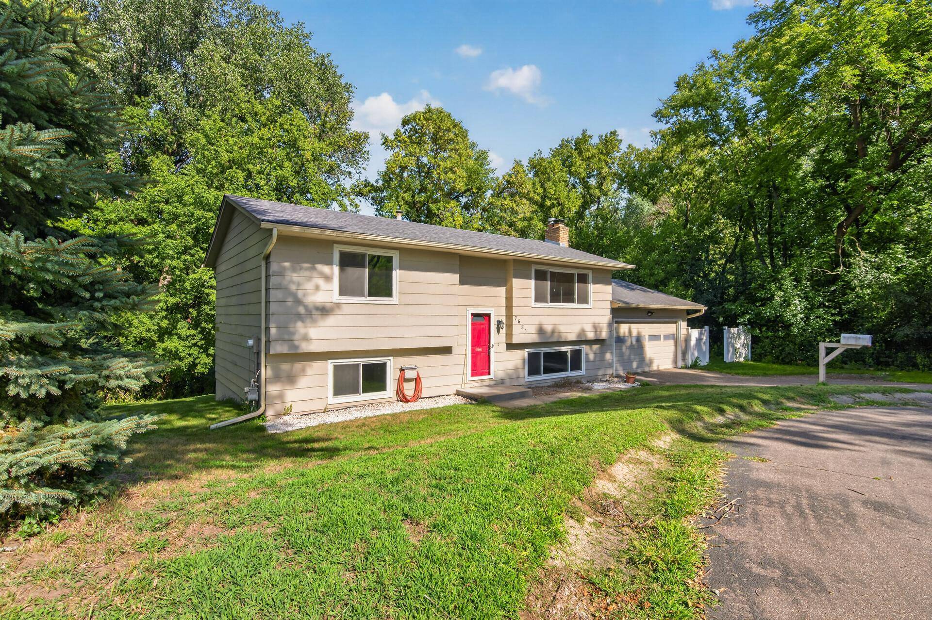 7631 Ontario BLVD, Eden Prairie, MN 55344