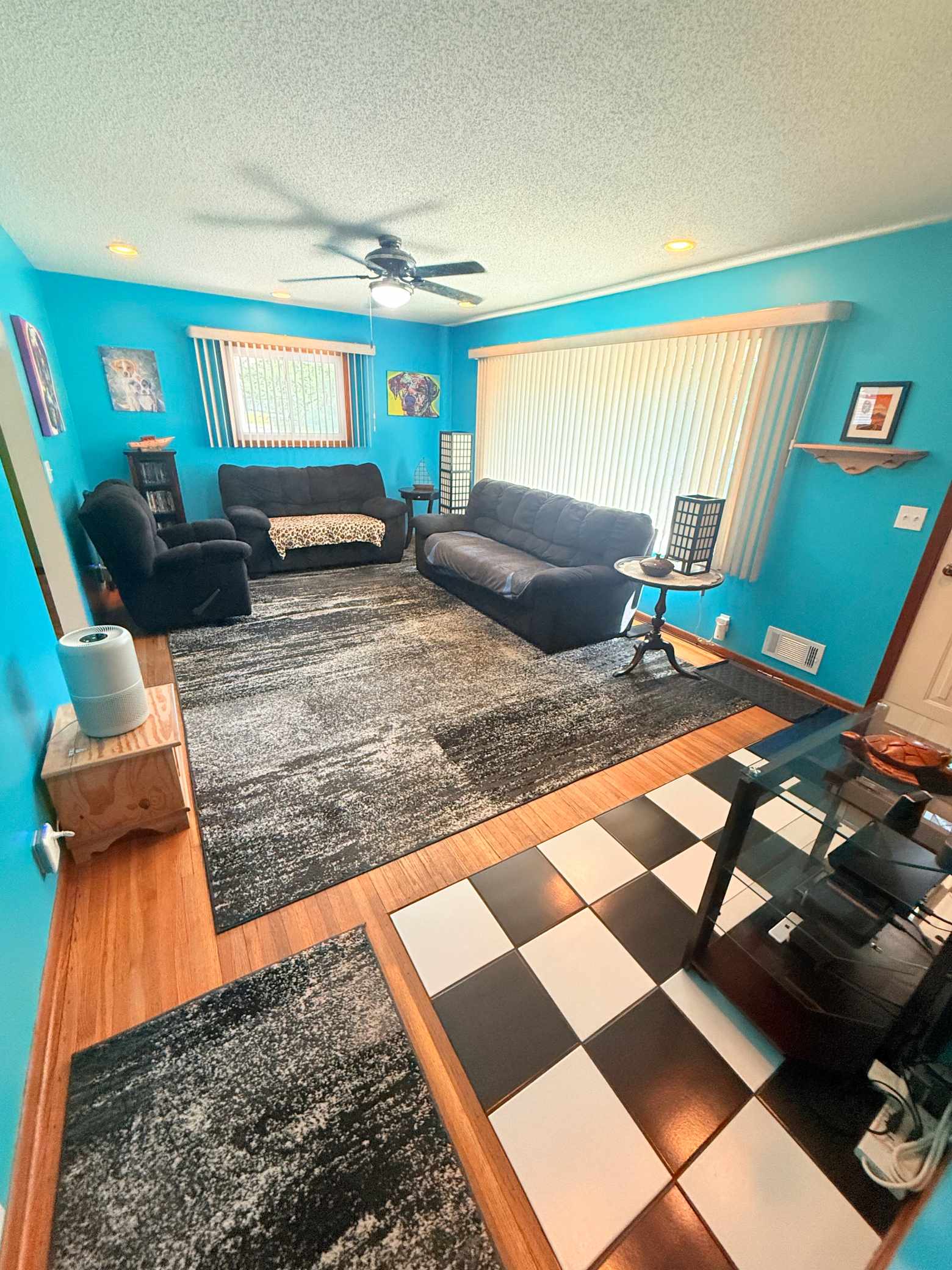 2055 English ST, Maplewood, MN 55109