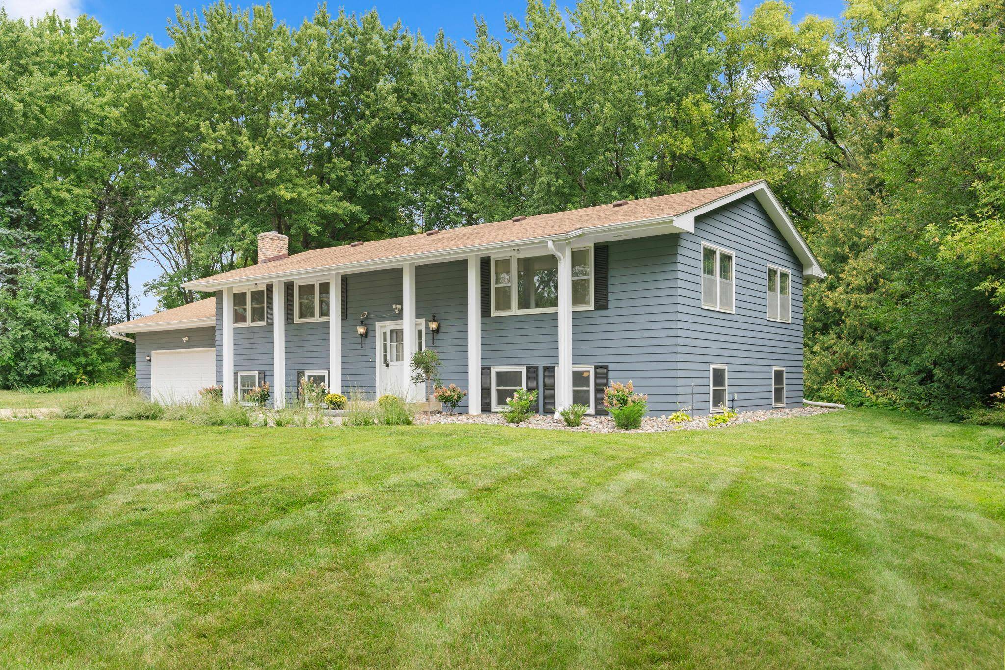 26250 Ipava AVE, Lakeville, MN 55044