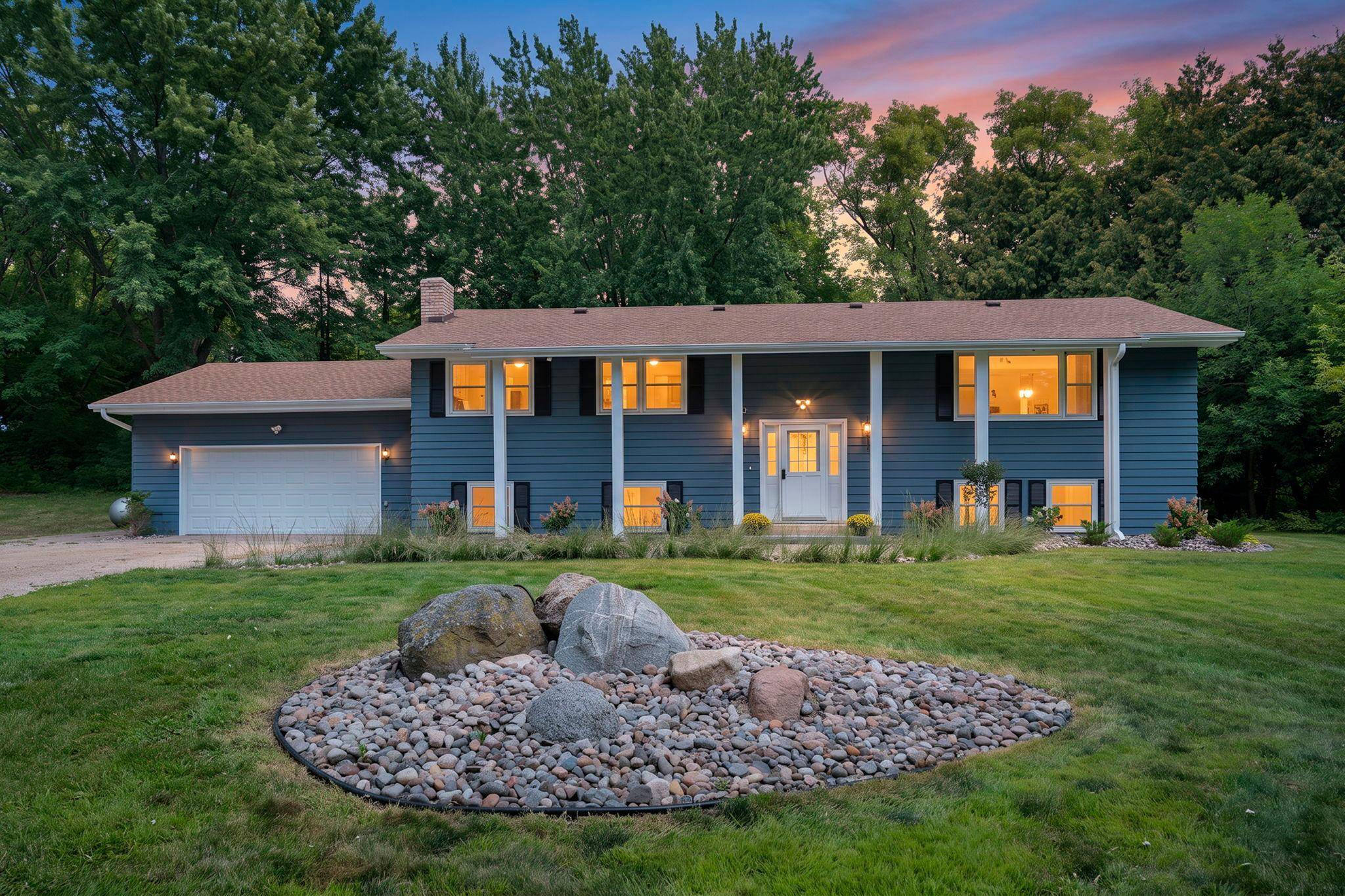 26250 Ipava AVE, Lakeville, MN 55044