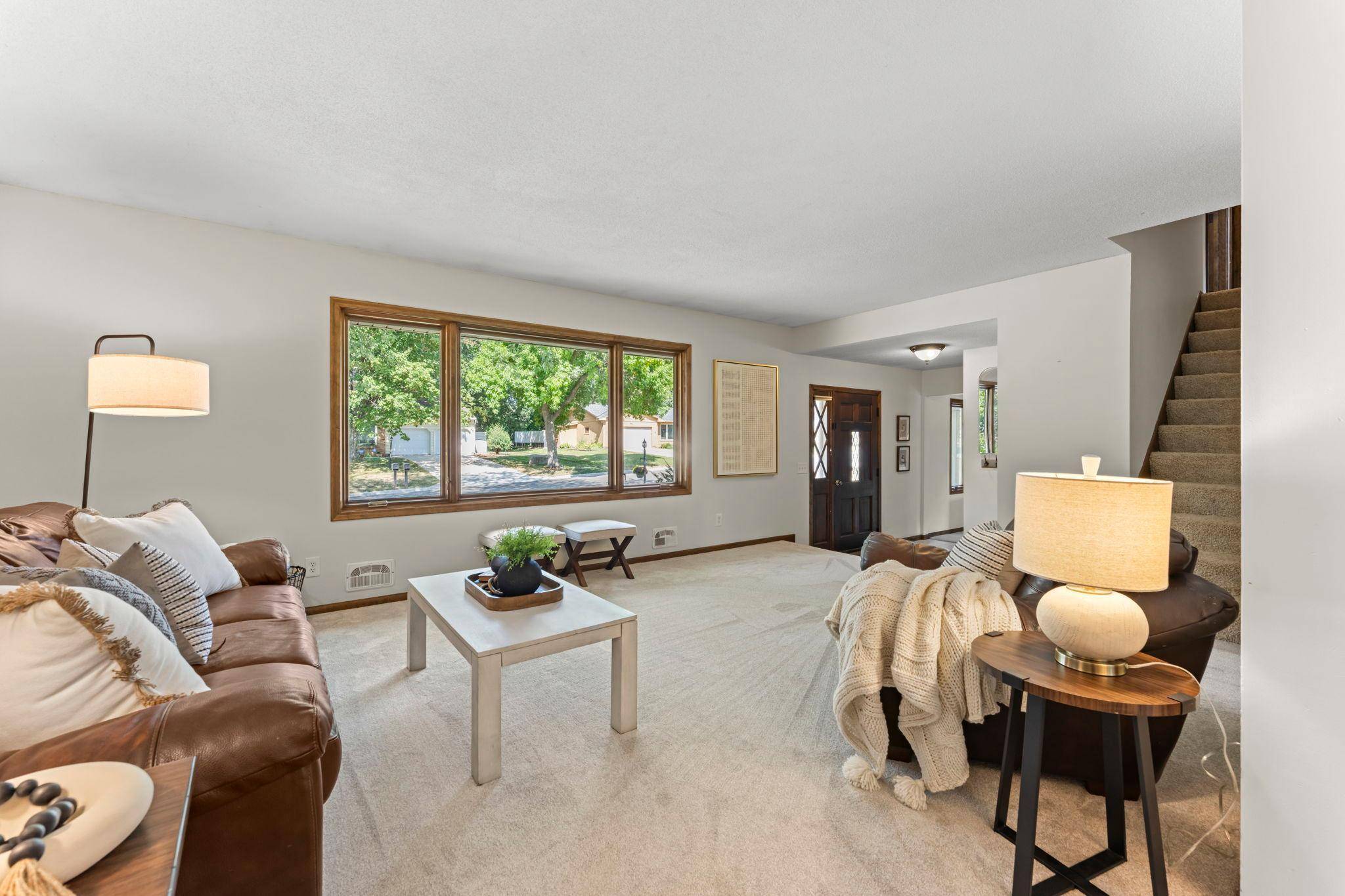 7181 Steepleview RD, Woodbury, MN 55125