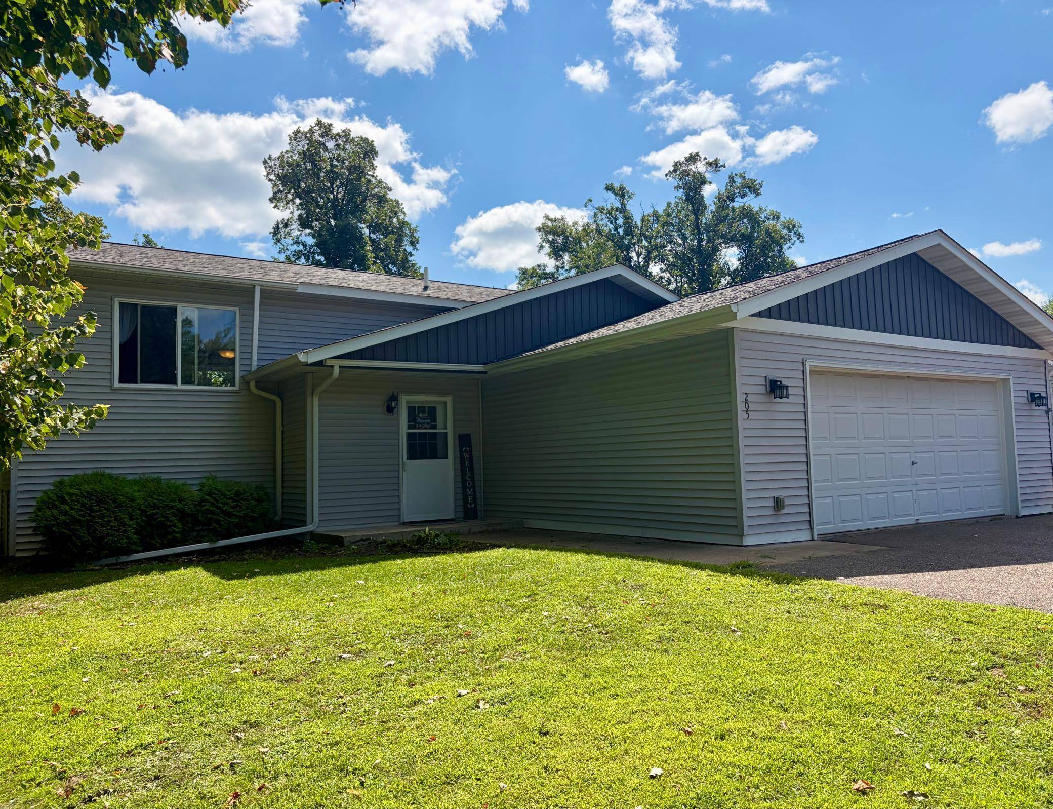 205 Riverwood CT, Randall, MN 56475