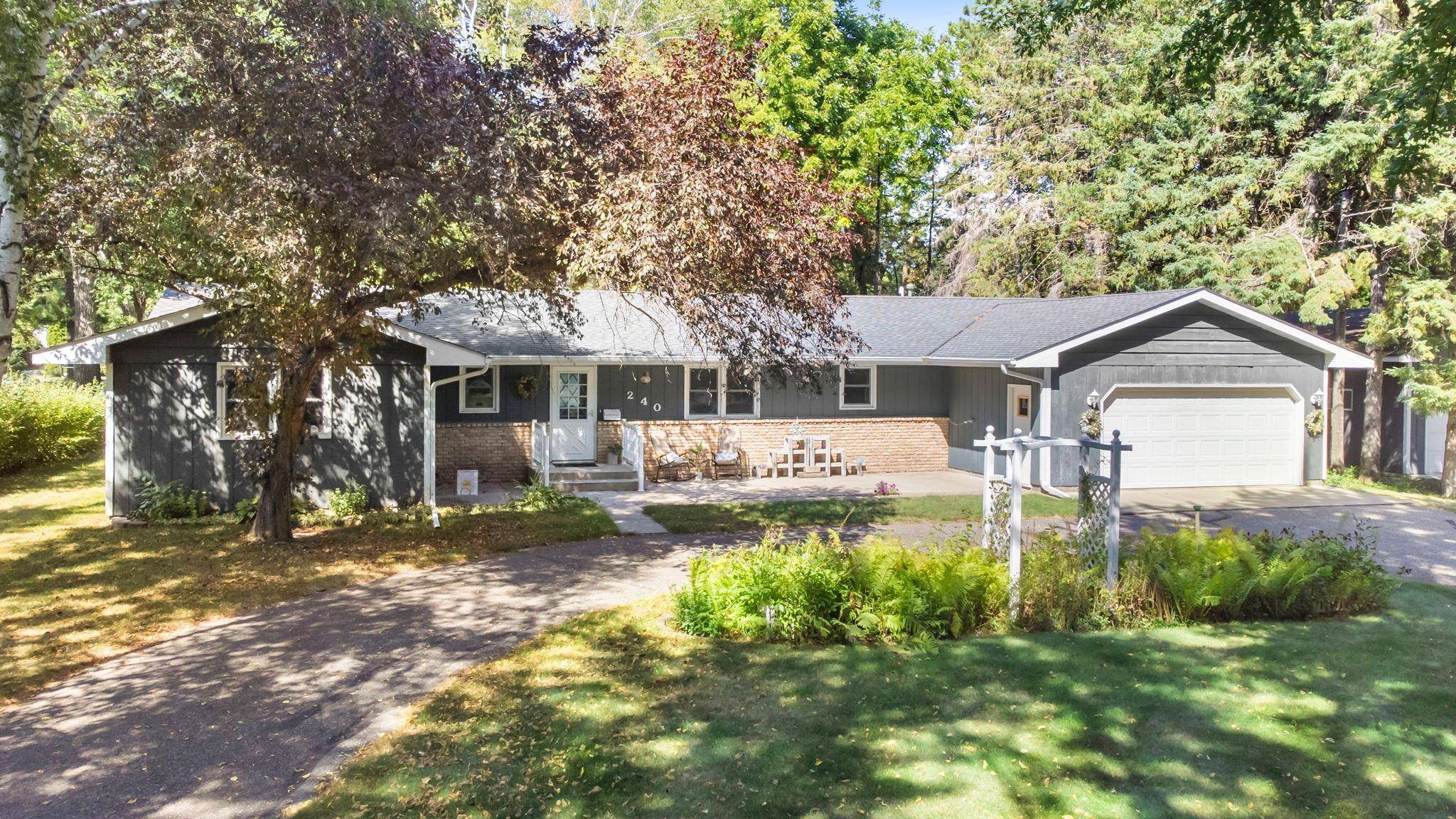 240 Pine CIR, Annandale, MN 55302