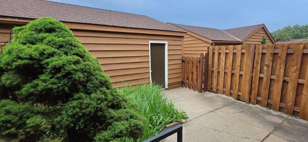 3231 Evergreen DR, Eagan, MN 55121